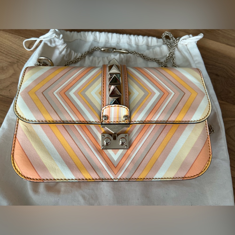 VALENTINO GARAVANI 
Vitello Native Couture 1975 Medium Glam Lock Rockstud Flap